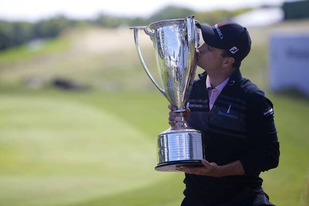 Golf, Zach Johnson wins the BMW Championship in Lake Forest