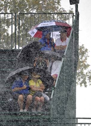 Golf, The Presidents Cup, Rain interruption