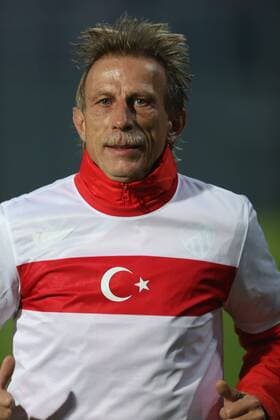 Football, Christoph Daum wears national jersey on Turkey's bank holidays