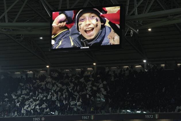 Football, Italy, Serie A, Juventus Turin invited children into the closed-off fan corners