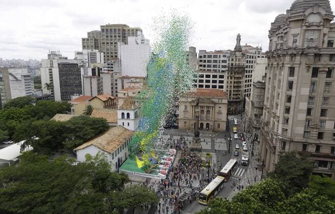 Football World Cup: 50,000 balloons in national colours herald the World Cup year 2014