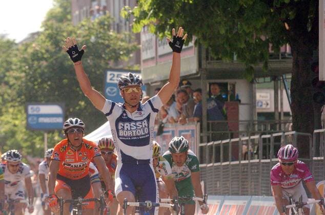 Cycling, Giro d Italia, Alessandro Petacchi wins the 12th stage