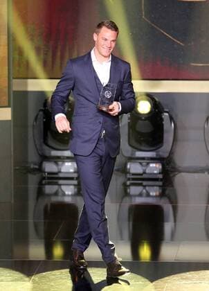 Football, Manuel Neuer voted World Goalkeeper of the Year for the fourth time in a row