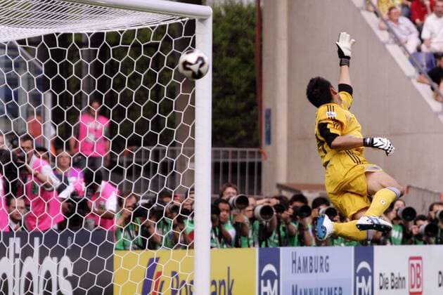Football, Confederations Cup, Group B, Japan - Mexico 1:2
