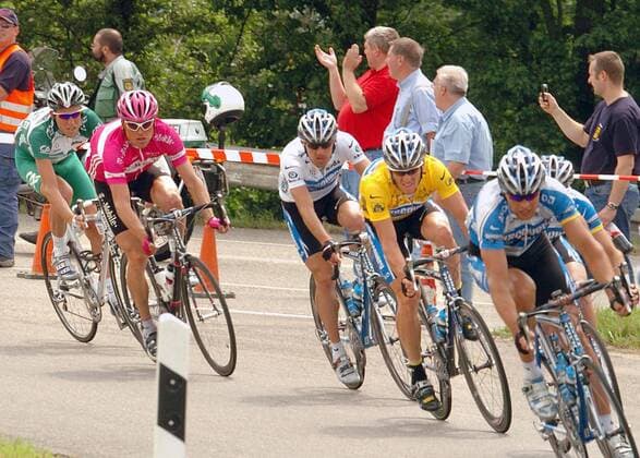Cycling, Tour de France, stage 8: Pforzheim - Gerardmer, Weening just ahead of Klöden