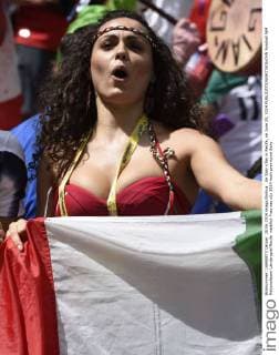 FIFA World Cup 2014, Fans at the match Italy - Costa Rica