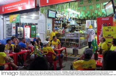 FIFA World Cup 2014, quarter-finals, Brazilian fans watch the match in a bar in Rio