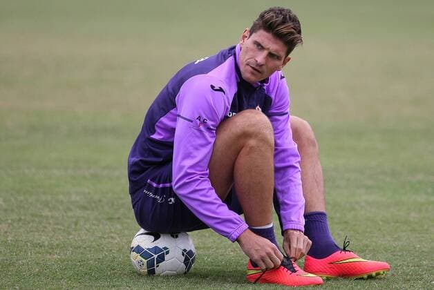 Football, Italy, Mario Gomez with AC Florence in Brazil
