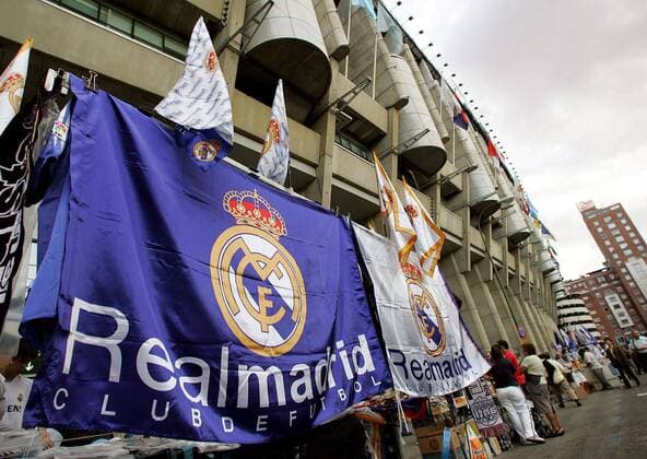 Football, Real Madrid removes cross in emblem for Arab countries