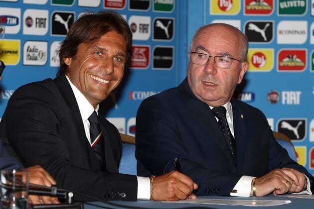Football, New national coach Antonio Conte signing his contract