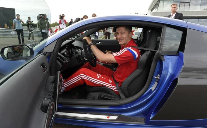 Football, Robert Lewandowski - Polish media report car accident