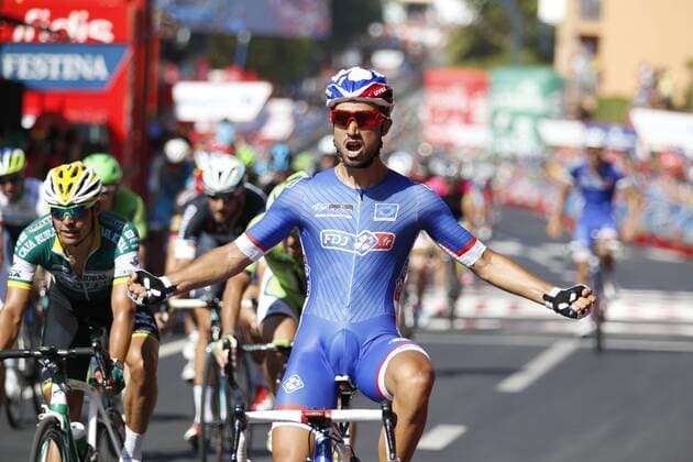Cycling, Nacer Bouhanni wins the 2nd stage of the Vuelta a Espana