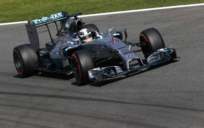 Motorsport, Formula 1, Italian GP, Lewis Hamilton wins qualifying session