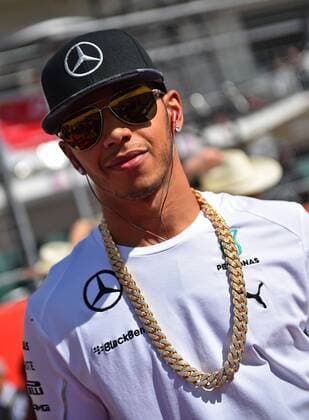 Motorsport, Formula 1, GP Austin, Lewis Hamilton with thick gold chain