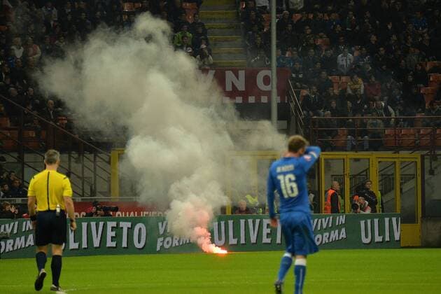 Football, Euro Quali, Italy - Croatia, Fans throw pyrotechnics onto the pitch