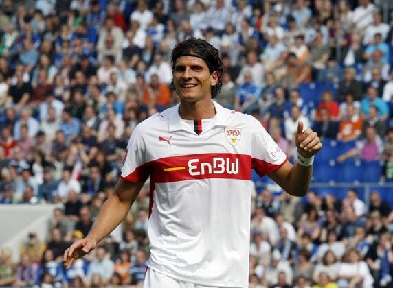 Football: Mario Gomez moves to VfB Stuttgart