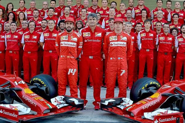 Motorsport, Formula 1, Abu Dhabi GP, Ferrari team photo