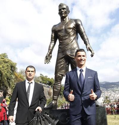 Football, Ronaldo statue in Madeira smeared with Messi lettering
