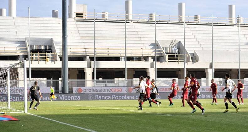 Football, Italy, Serie A, Udinese Calcio - AS Roma