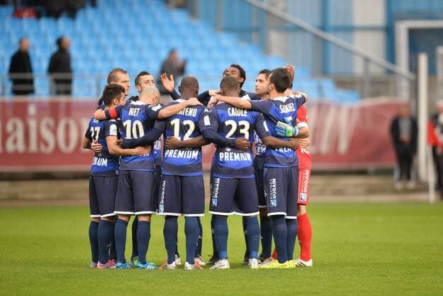 Football, France, Ligue 2, Sympathy for victims of terrorist attack on satirical magazine Charlie Hebdo