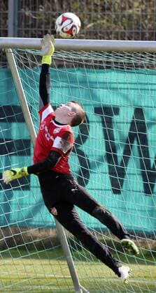 Football, RB Leipzig sign VfB goalkeeper Philipp Köhn
