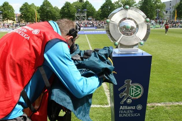 Football, Women, 1. BL, Allianz Women's Bundesliga championship trophy