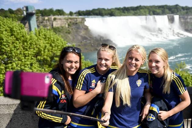 Football, Women, World Cup, Swedish team visits Niagara Falls