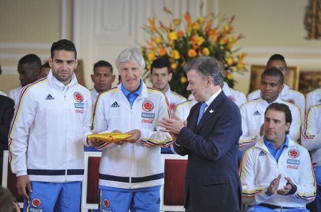 Football, Colombia national team, President Santos sees off the team for Copa America 2015