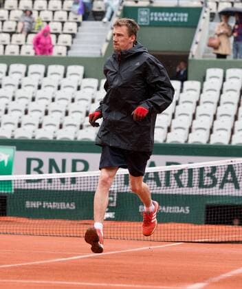 Tennis, Grand Slam, French Open in Paris, rain break
