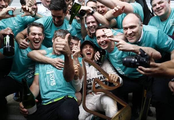 Formula 1, Austrian GP, Nico Rosberg celebrates with his team