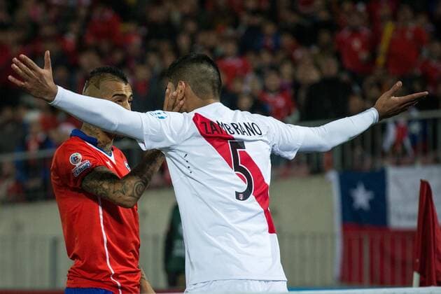 Football, Copa America, semi-final, Zambrano and Vidal clash