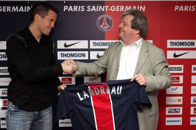 Football, France, Goalkeeper Mickael Landreau joins Paris St. Germain