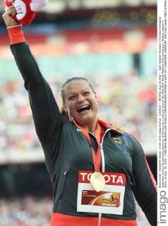 World Championships in Athletics in Beijing, Award Ceremony, Christina Schwanitz wins Gold in Shot Put