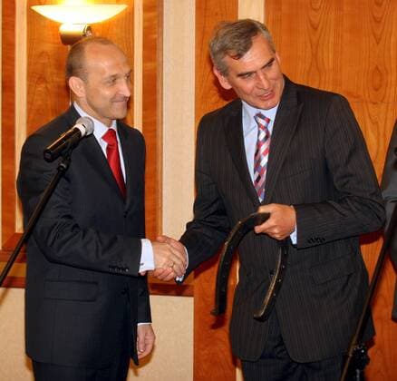 Football, World Cup 2006, Prime Minister Kazimierz Marcinkiewicz bids farewell to the Polish national team