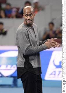 Tennis, WTA tournament in Beijing, basketball player Stephon Marbury on court