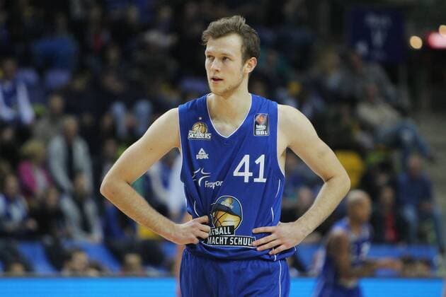Ex-basketball player Niklas Kiel talks about head injuries in sports - Archive Images