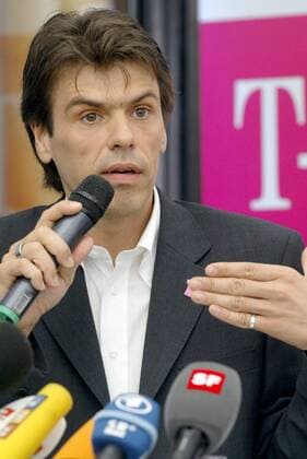 Cycling, Press conference T Mobile on the suspension of Jan Ullrich