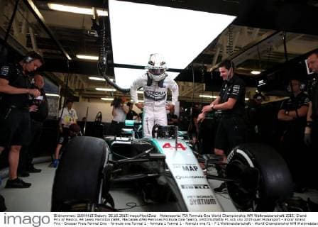 Formula 1, GP Mexico, Lewis Hamilton surrounded by fans