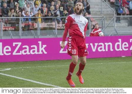 Football, Muslim Nacer Barazite refuses handshake with TV reporter