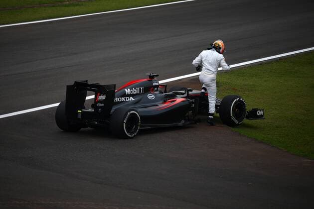 Formula 1, Brazil GP, Fernando Alonso has to park his car