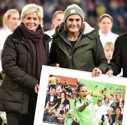 Football, Women, International match, Nadine Angerer and Celia Sasic get a send-off
