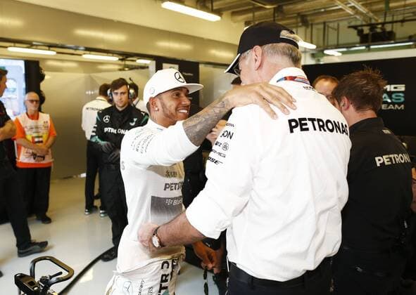 Formula 1, Dr Dieter Zetsche in the Mercedes pit at the Abu Dhabi GP