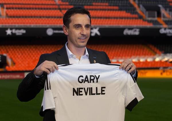 Football, Valencia FC sack coach Gary Neville after only four months