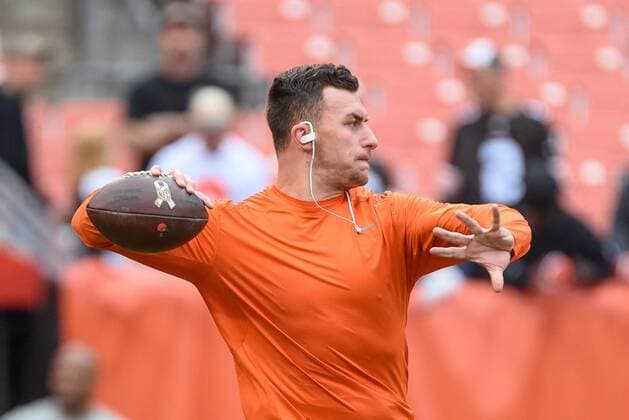 Former NFL star Johnny Manziel switches sports and fights at UFC event in Las Vegas - Stock photos