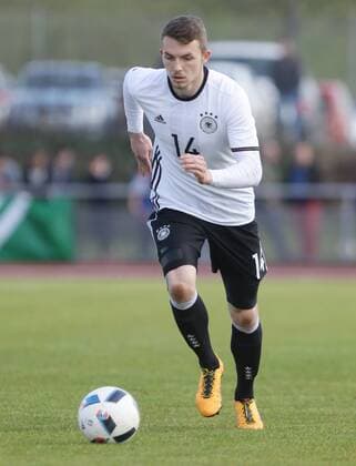 Football, 1. FC Köln signs Jannes Horn