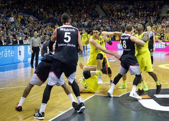 Basketball, BBL, Brawl between players, ALBA Berlin - Telekom Baskets Bonn