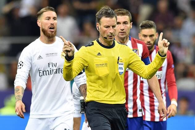 Football, ex-referee Mark Clattenburg admits wrong whistle in 2016 CL final - archive images