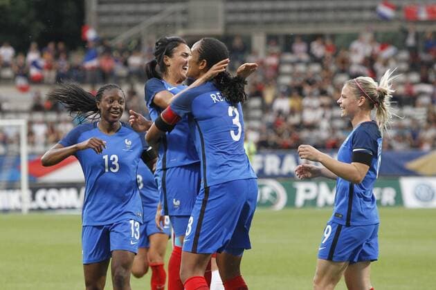 Football, Women, France - China