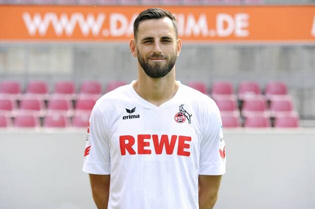 Football, Mergim Mavraj moves from 1. FC Köln to Hamburger SV