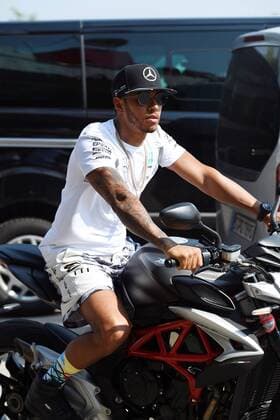 Formula 1, Hungarian GP, Hamilton and Vettel arrive motorised for qualifying